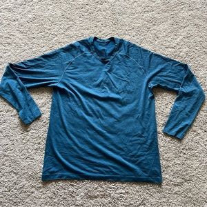 Lululemon long sleeve shirt size XL Mens blue